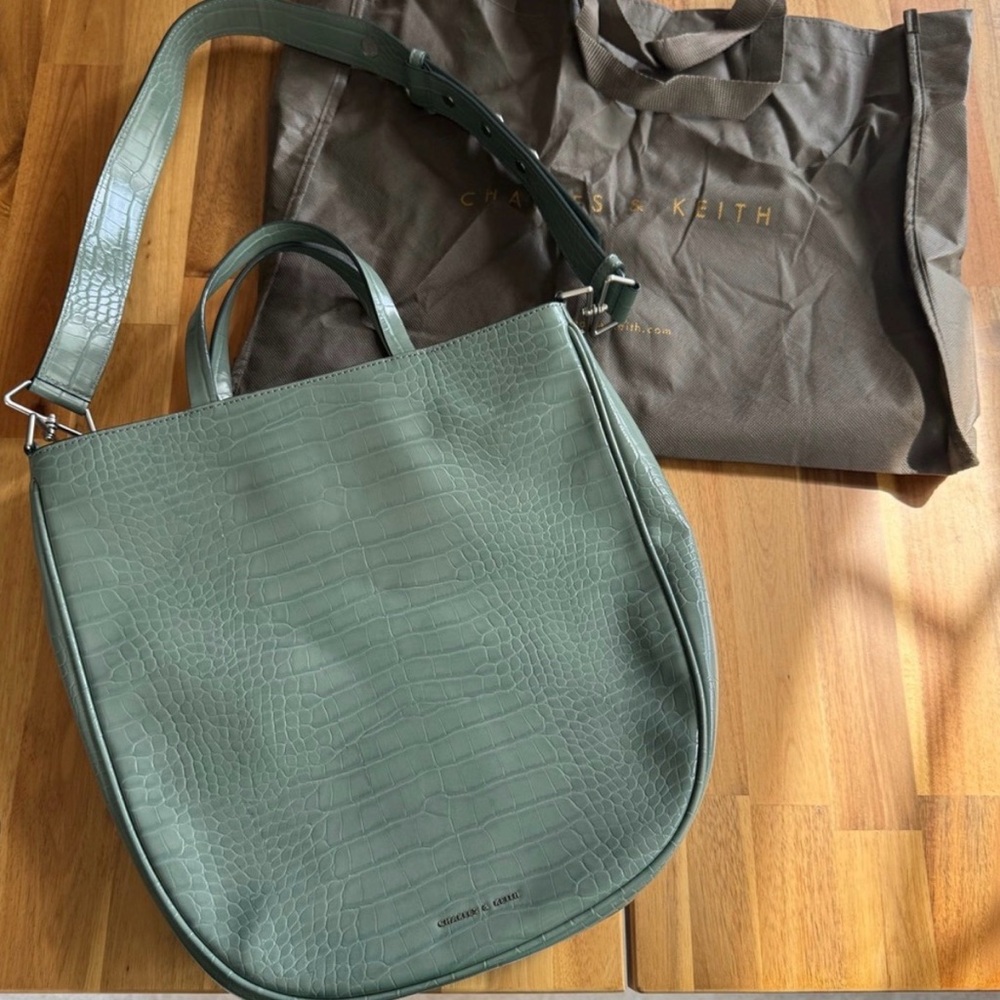 Charles & Keith sage Green Croc-Embossed Tote Bag NEW spring purses